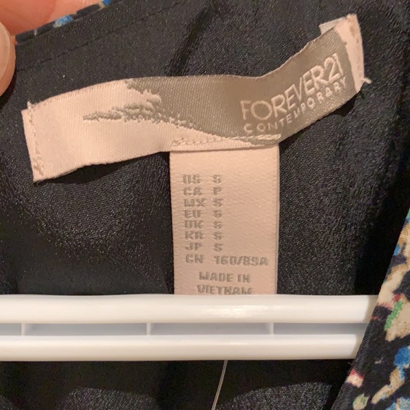 NWT. Forever 21 dress - Picture 5 of 6
